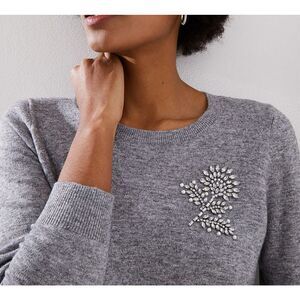LOFT NWT grey crew neck sweater with a crystal floral embellishment sz Large